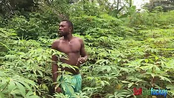 Putar Istri pendeta saya tidak punya pilihan selain mengikuti bocah nakal itu ke hutan karena anggota gerejanya ada di rumah dan dia sangat suka bercinta hardcore