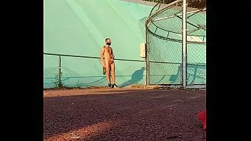 Jouer Éjaculer en public au centre sportif
