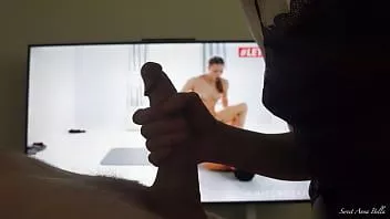 চালান প্রাকৃতিক এবং নিখুঁত মাই সহ মিল্ফ পর্ণ দেখার সময় কামুক ক্লোজ আপ ব্লোজব নষ্ট করে প্রচণ্ড উত্তেজনা দেয়