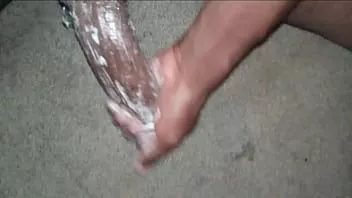 চালান বাড়িতে রেখে চাঁদের আলো ঝাঁকুনি দিচ্ছে