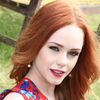 ポルノスター Ella Hughes
