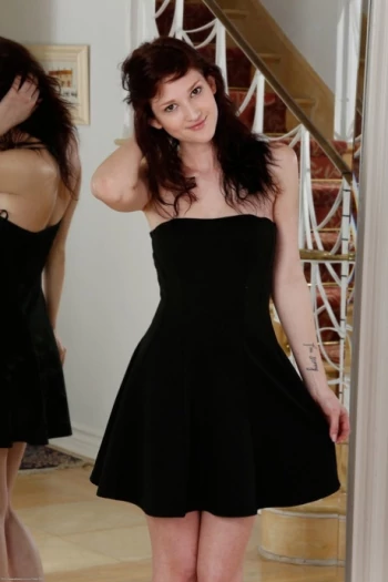 Pornstar Ellena Woods