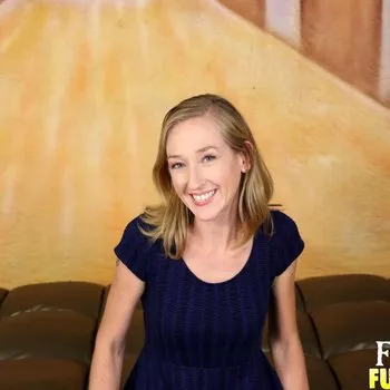ポルノスター Skye Avery